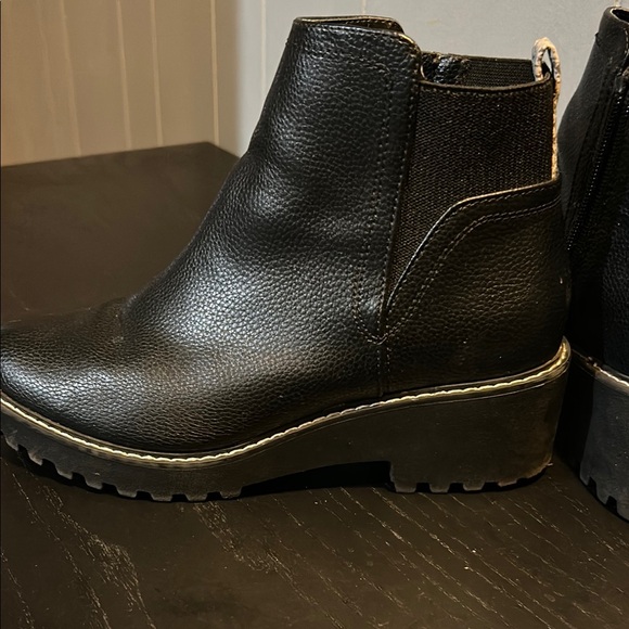 Universal Thread Black Ankle Boots size 8.5 - Picture 5 of 5